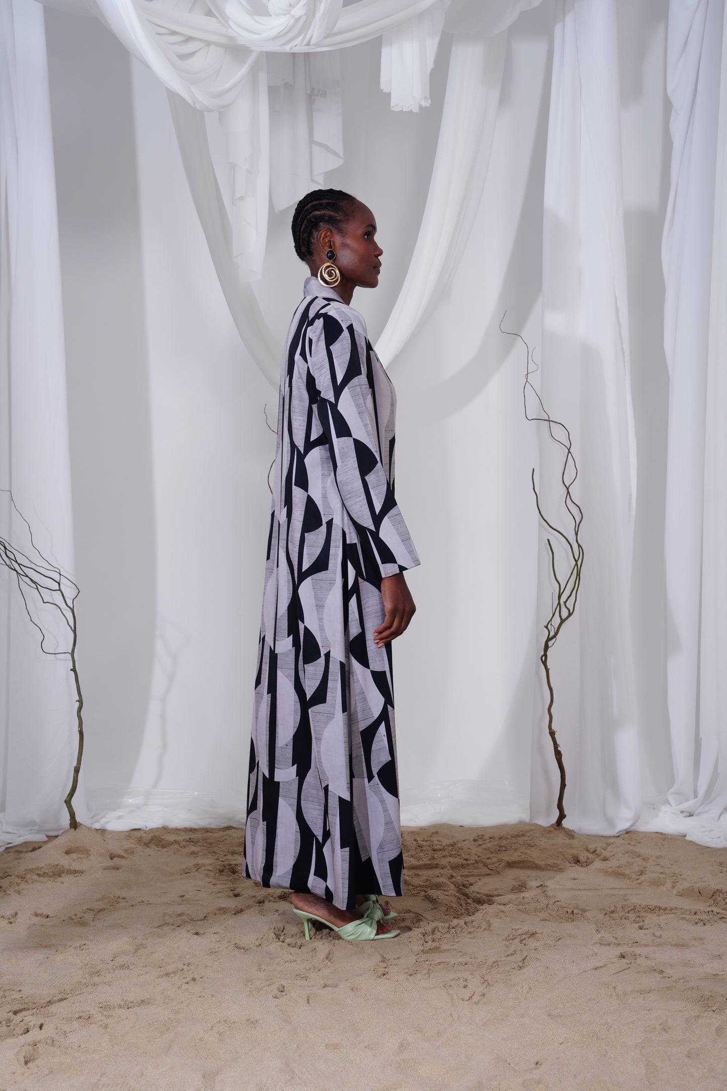 Geometrical print abaya