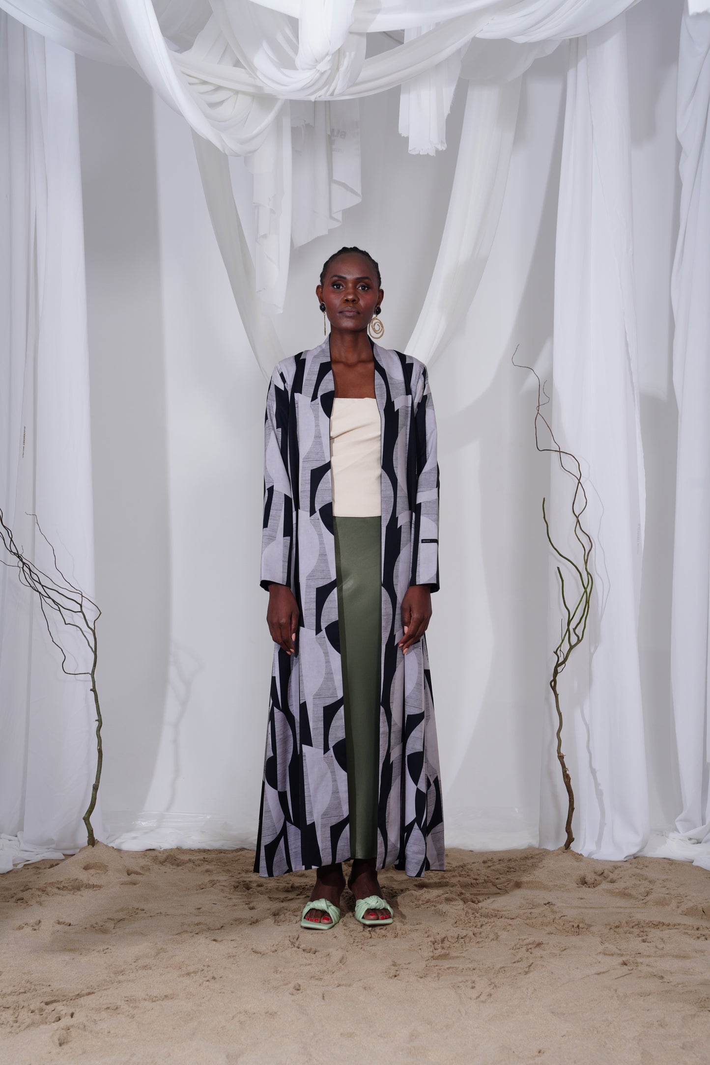 Geometrical print abaya