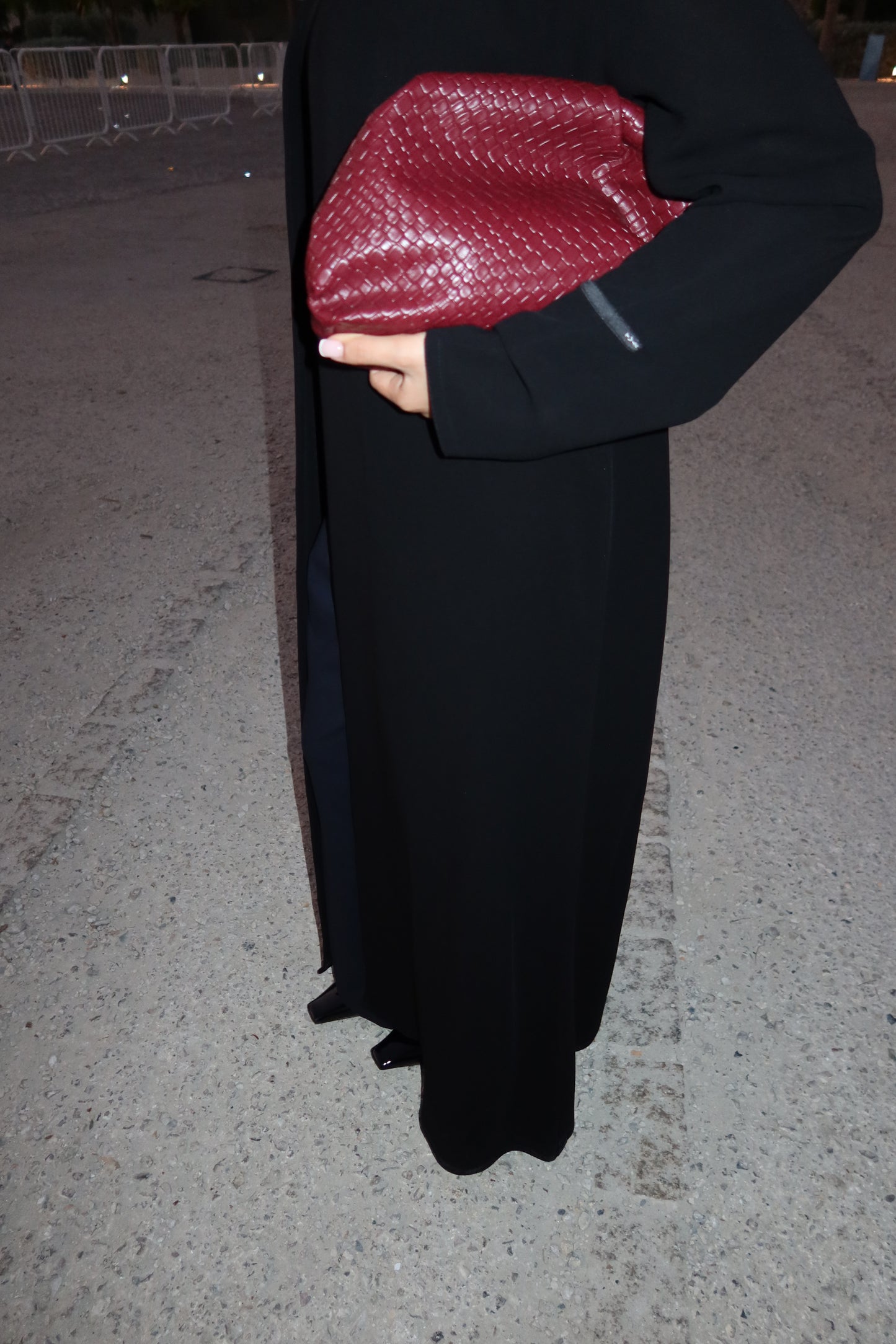 Dart pattern abaya